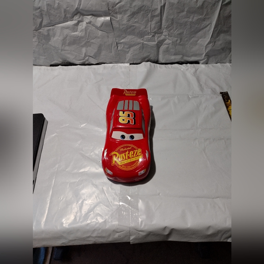 2016 Cars 3 Disney Pixar 10" inch lightning McQueen vehicle